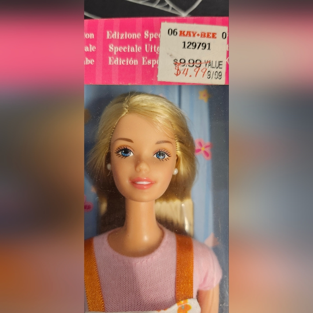 1998 Weekend Blonde Barbie - Mattel - NRFB  Slight Box Issues